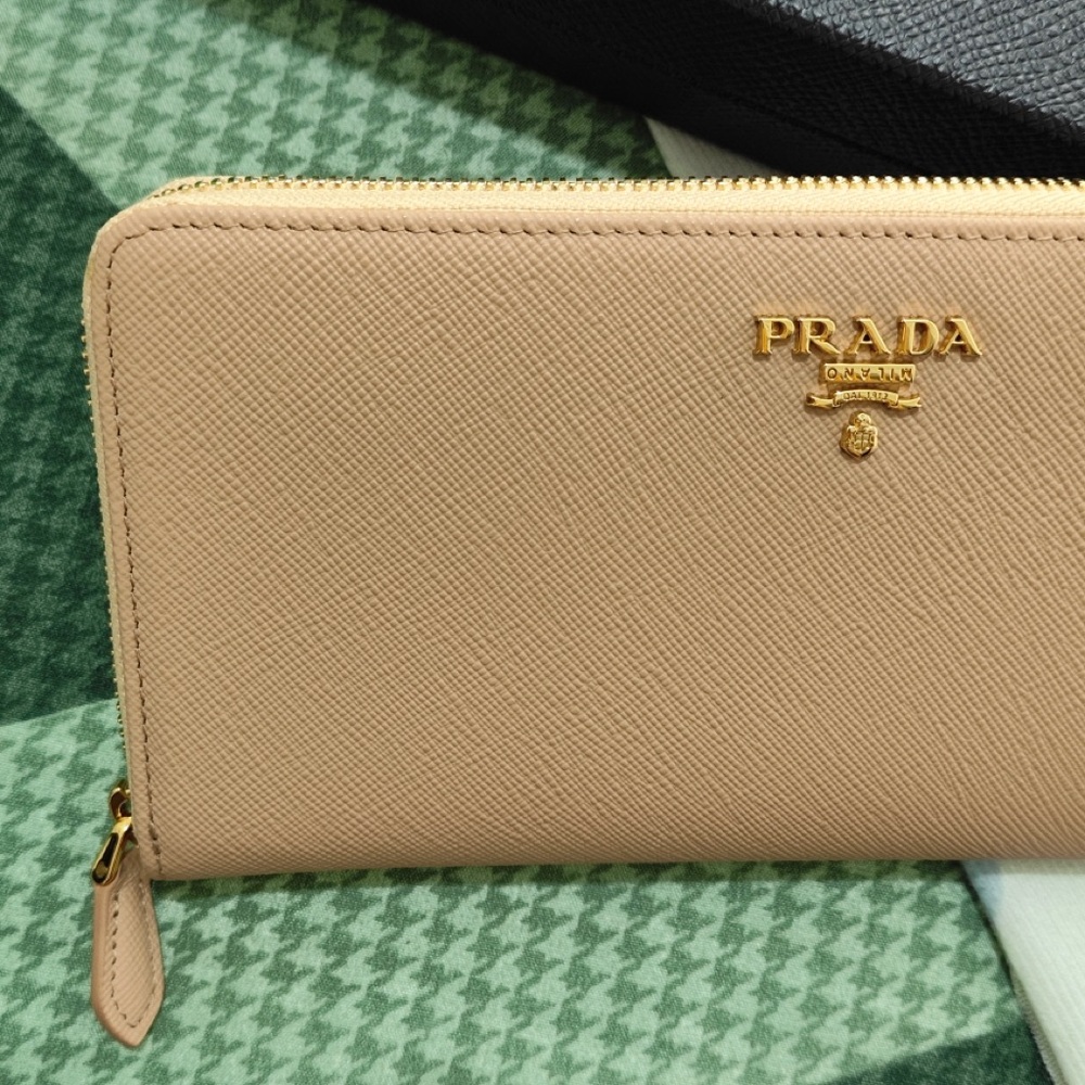Prada Blush Pink Saffiano Zip Wallet with Gold Logo - Picture 2 of 5